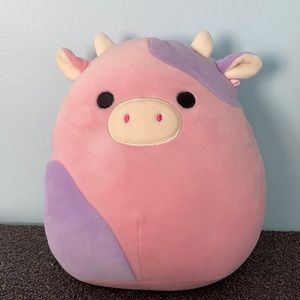 squishmallow- patty the cow